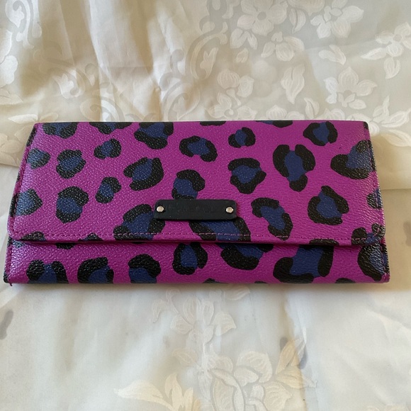 Vera Bradley Purple and Black Print Faux Leather Tri Fold Wallet 8.5” X 4.5” EUC - Picture 1 of 5